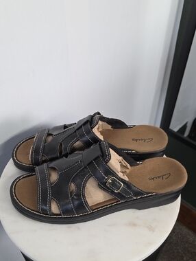 Clarks Black Leather Slide Sandal with Buckle Detail Size 10